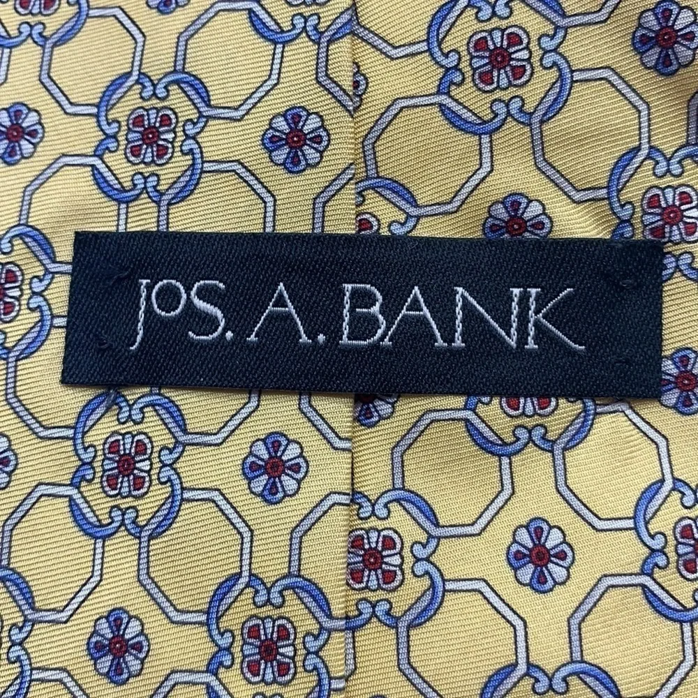 Joseph A Bank 100% Silk Tie red green , yellow blue (NWT)